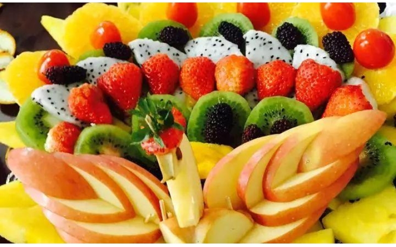 二維碼營銷還能這么做？美女教練開水果店，憑借一個二維碼，半年賺了80萬